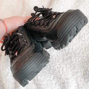 black fila disrupters brand new